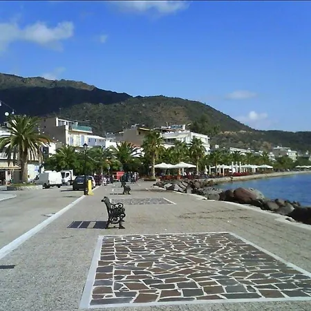 アパート Popi Méthana